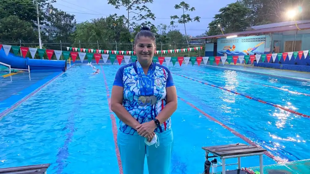 los entrenadores de ADENAPEZ Francisco Alvarado Guadalupe Jiménez Helen Morera y Allan Garita participaron en el Torneo Nacional Máster de Piscina Larga FECODA 2021 3