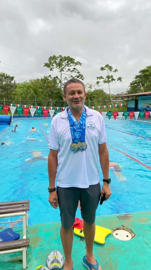 los entrenadores de ADENAPEZ Francisco Alvarado Guadalupe Jiménez Helen Morera y Allan Garita participaron en el Torneo Nacional Máster de Piscina Larga FECODA 2021